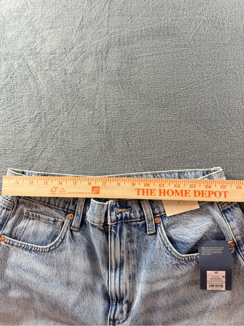 Universal Thread - Light-Wash High-Rise Easy Barrel Jeans - Picture 5 of 11
